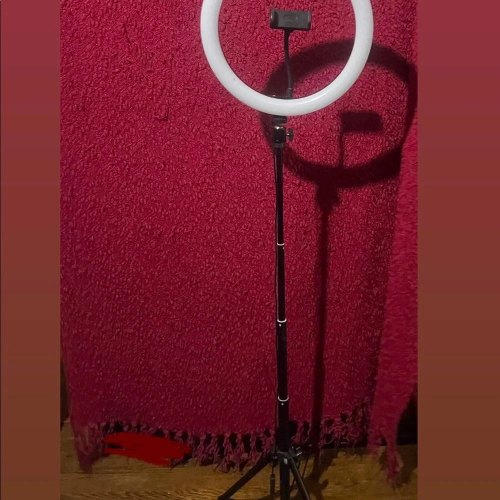 ring light, that I don’t anymore use.